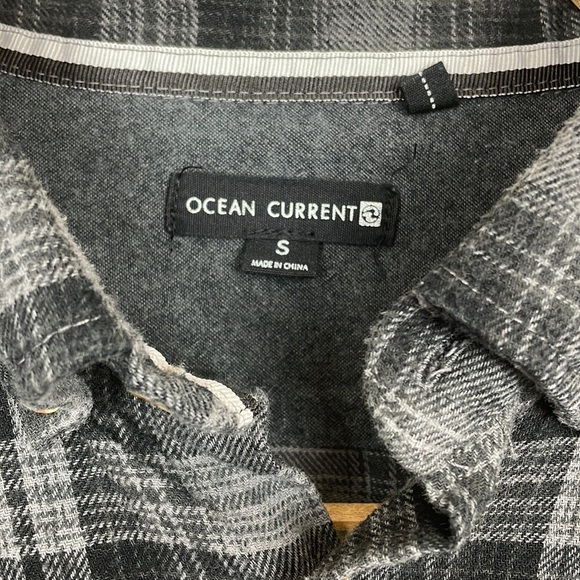 Ocean Current || Mens Flannel Button Down; Size Small - Picture 3 of 11